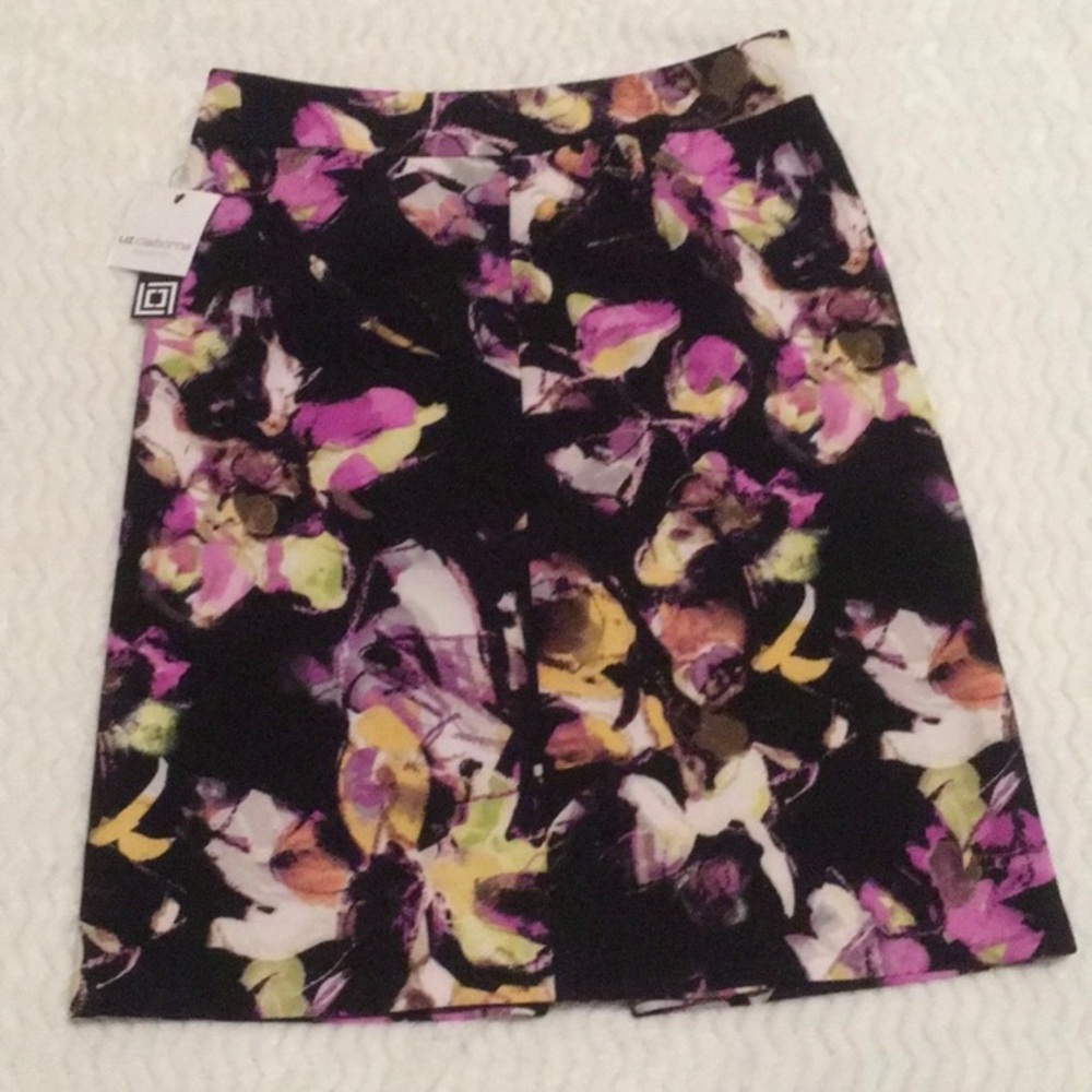 Modern Feminine LC skirt Size 6